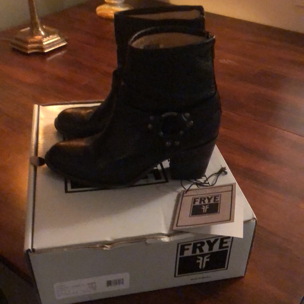 Boots. Worn very little. Maybe 3-4 times.